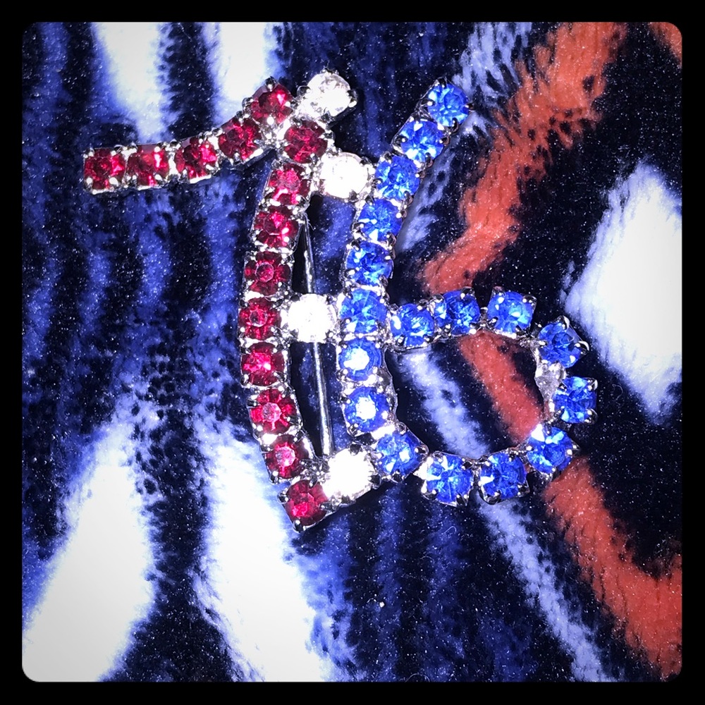 Bling Sweet 16 Brooch